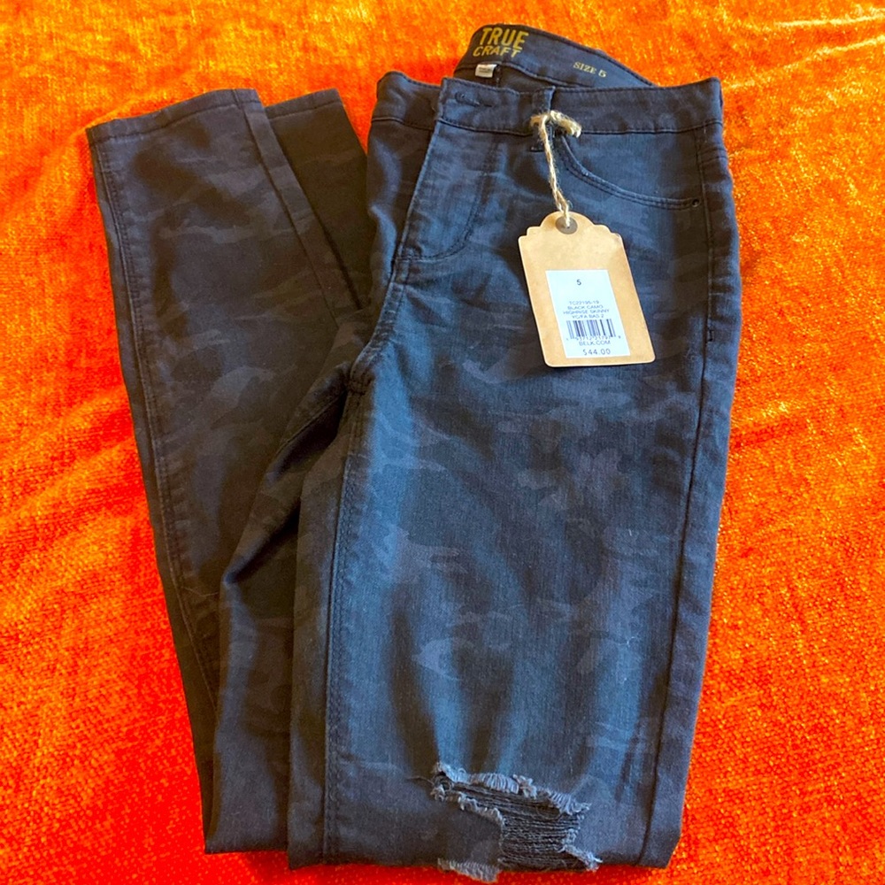 Black camo high rise skinny